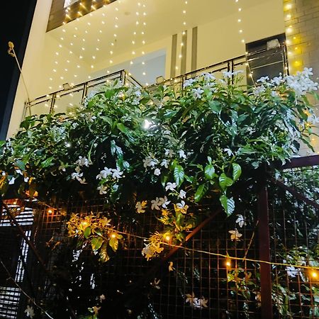 Atulyam Stays Sushant Golf City Lucknow Bagian luar foto