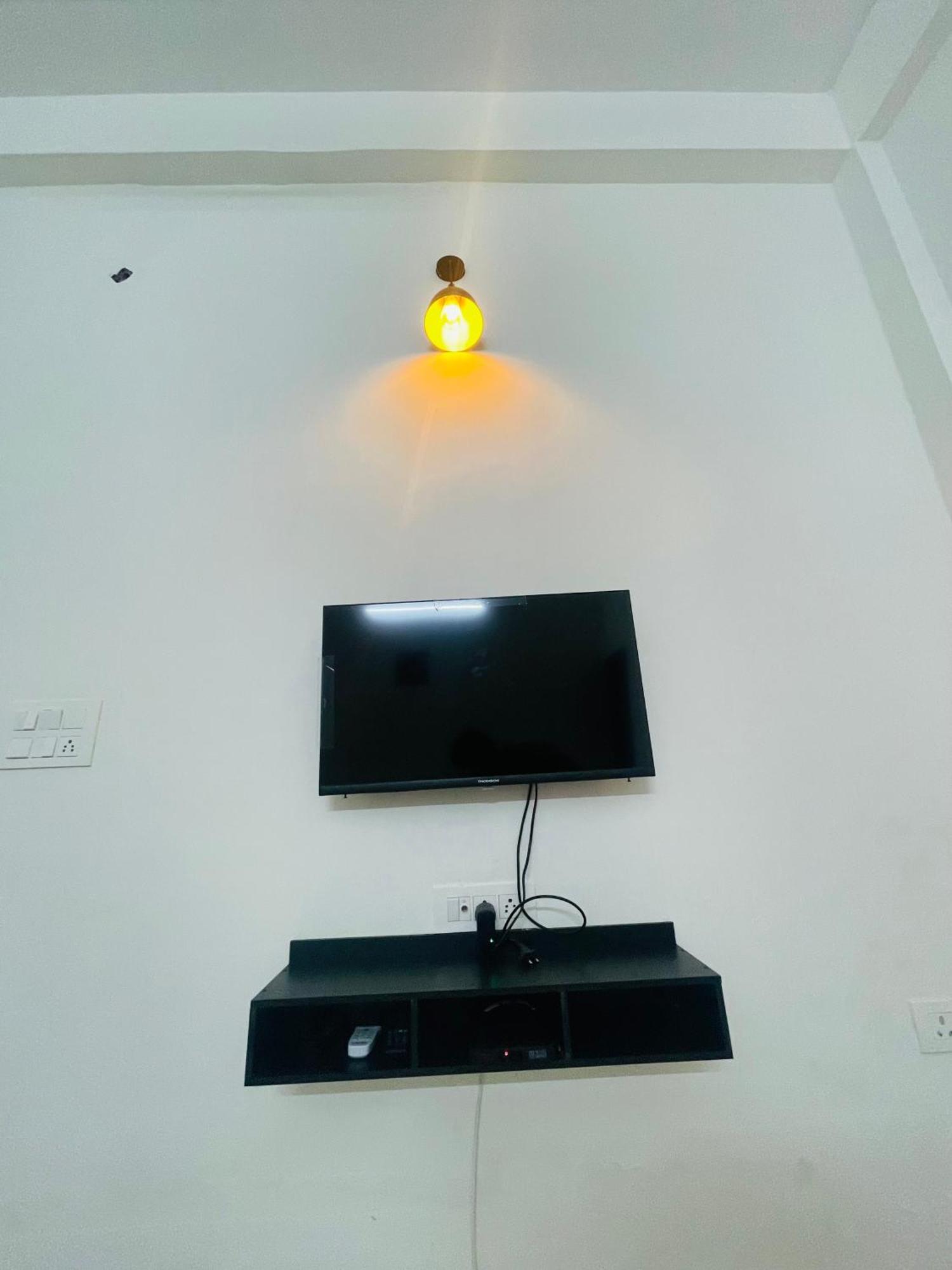 Atulyam Stays Sushant Golf City Lucknow Bagian luar foto