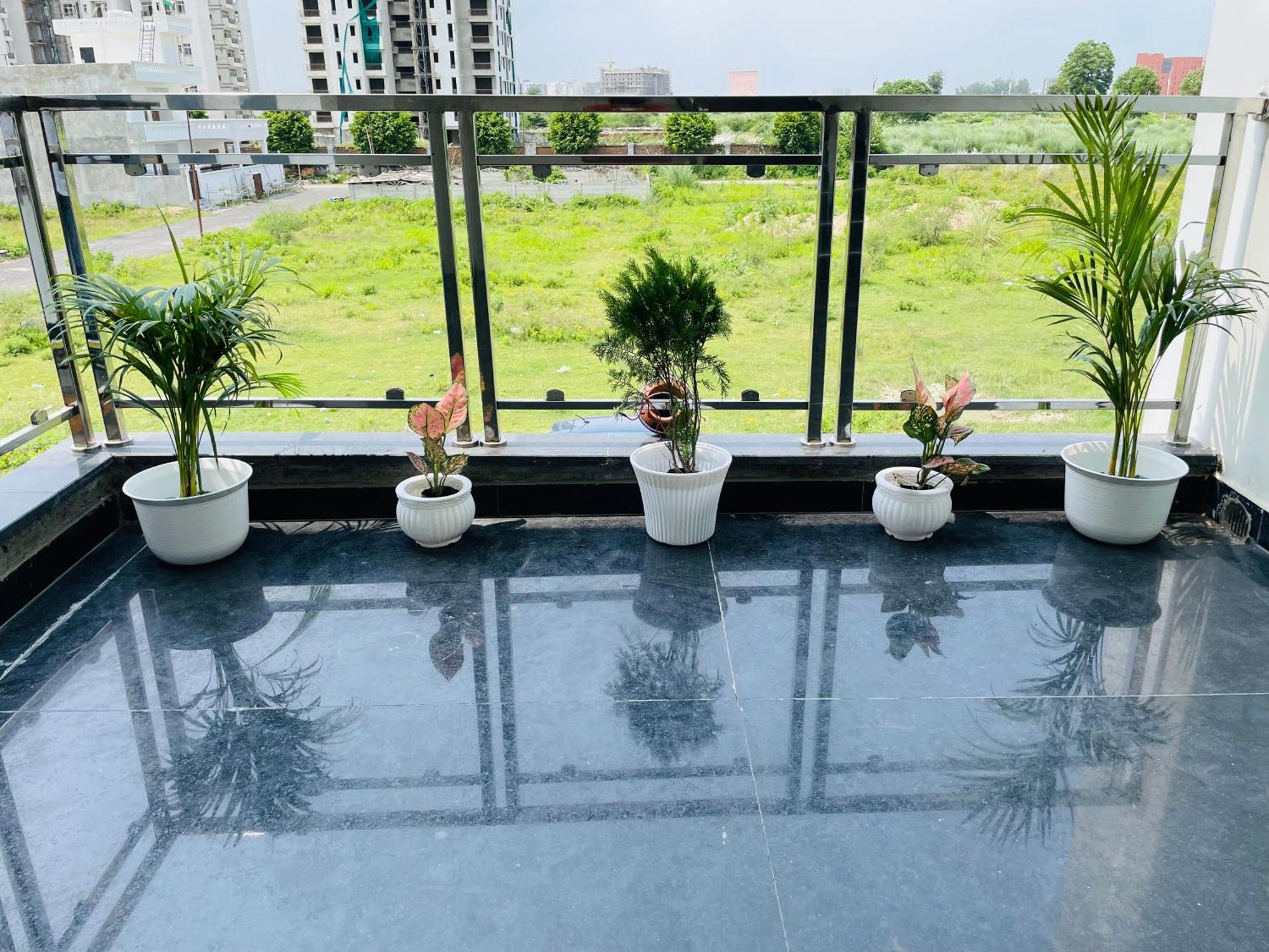 Atulyam Stays Sushant Golf City Lucknow Bagian luar foto