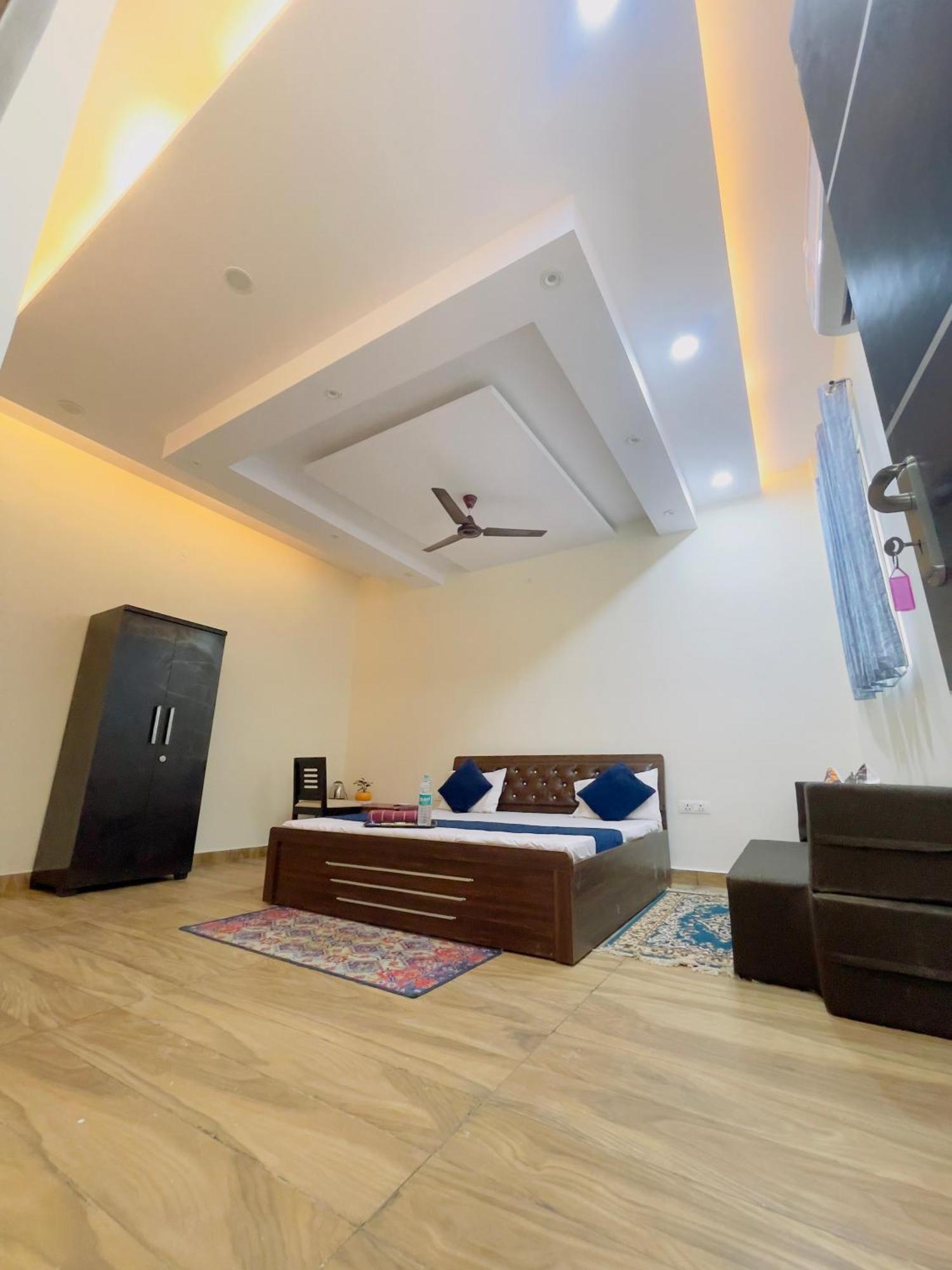 Atulyam Stays Sushant Golf City Lucknow Bagian luar foto