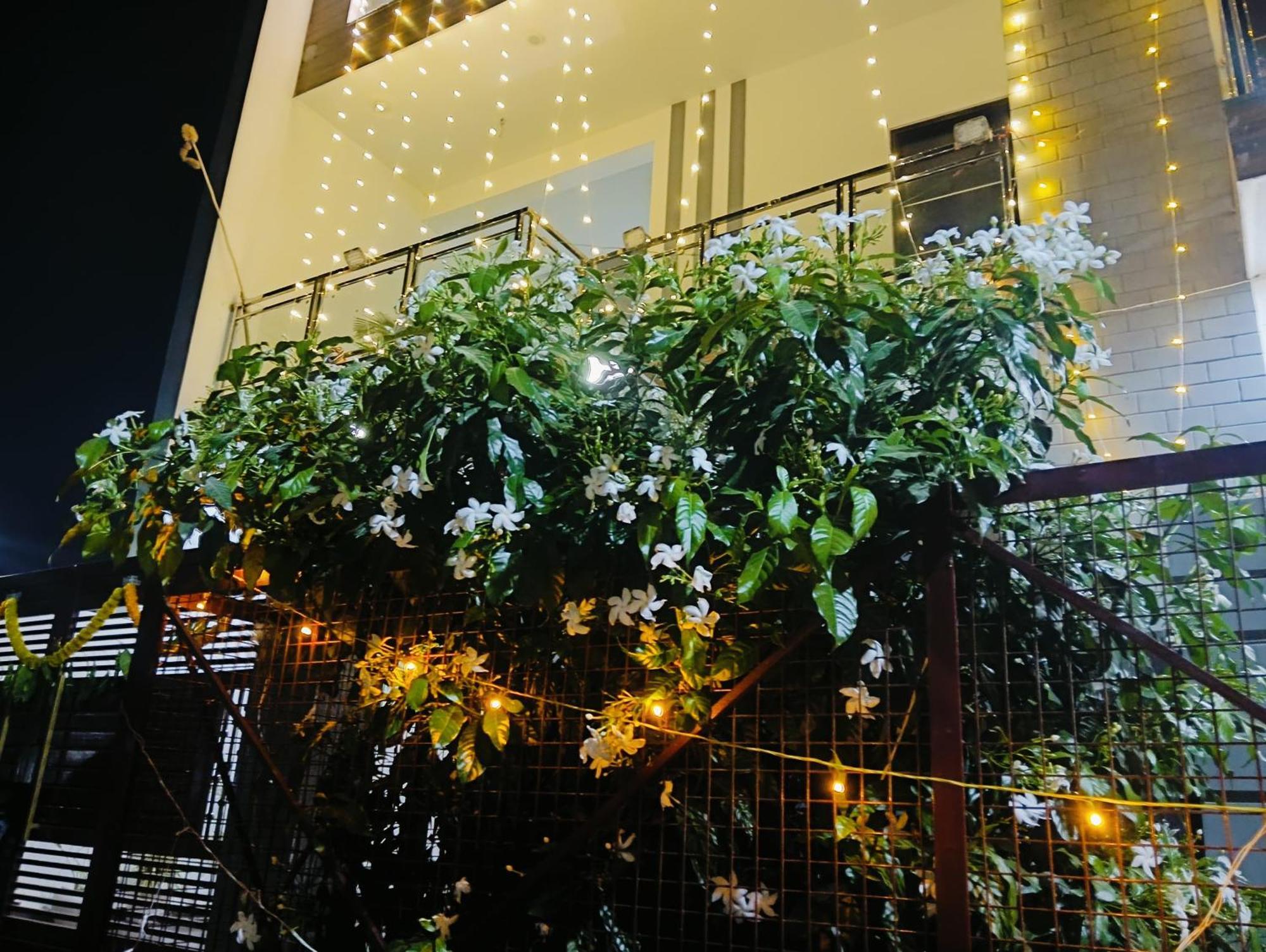 Atulyam Stays Sushant Golf City Lucknow Bagian luar foto